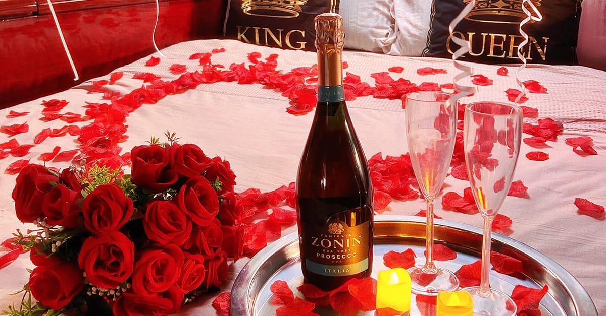 Birthday, Romantic, Bachelor/Bachelorette Party Decorations For Yachts Dubai