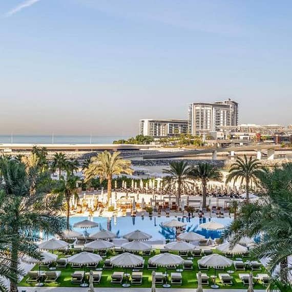 Have A Fun Saturday: Brunch With Pool And Beach Access Dubai