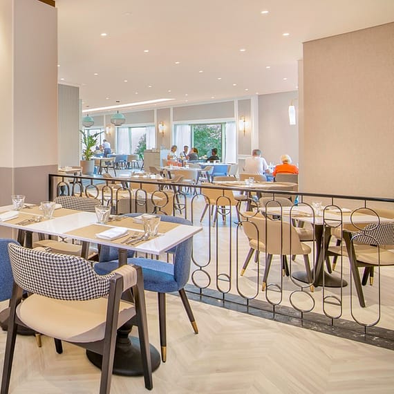 Indulge In A 5* Buffet With Beverages Child (59 Aed) Adult (108) Abu Dhabi