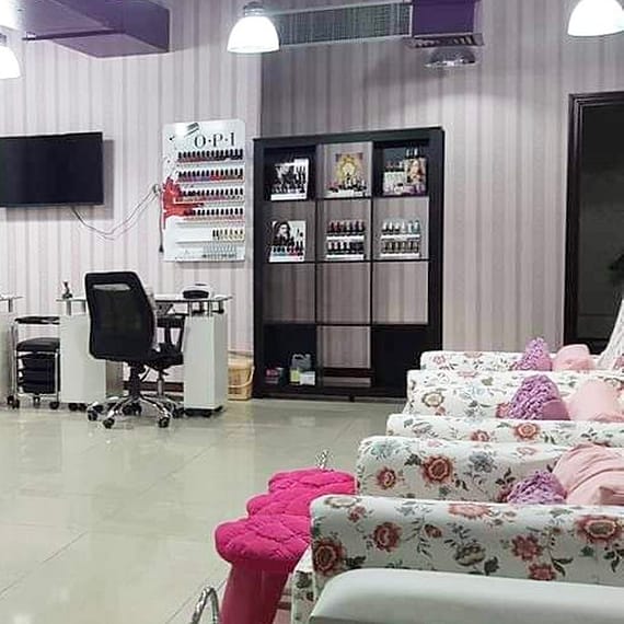 Classic Manicure And Pedicure Dubai