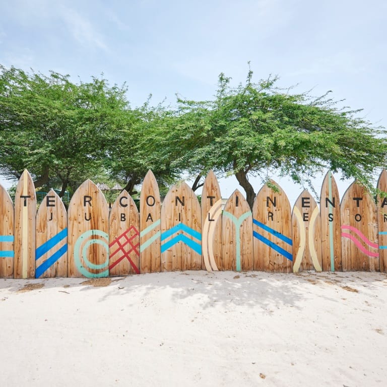 Flamingo Beach at InterContinental Al Jubail Resort Nightlife